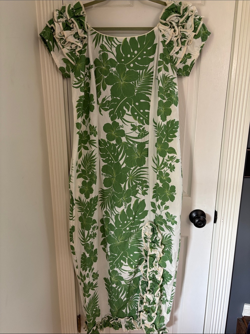 Hilo Hattie Hawaiian Maxi Dress with Green Tropical Print